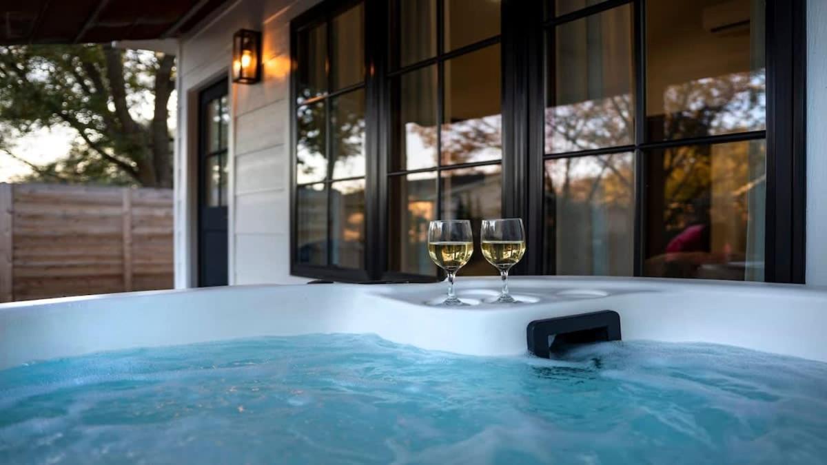 Alley Kat Guesthouse With Private Hot Tub Fredericksburg Luaran gambar