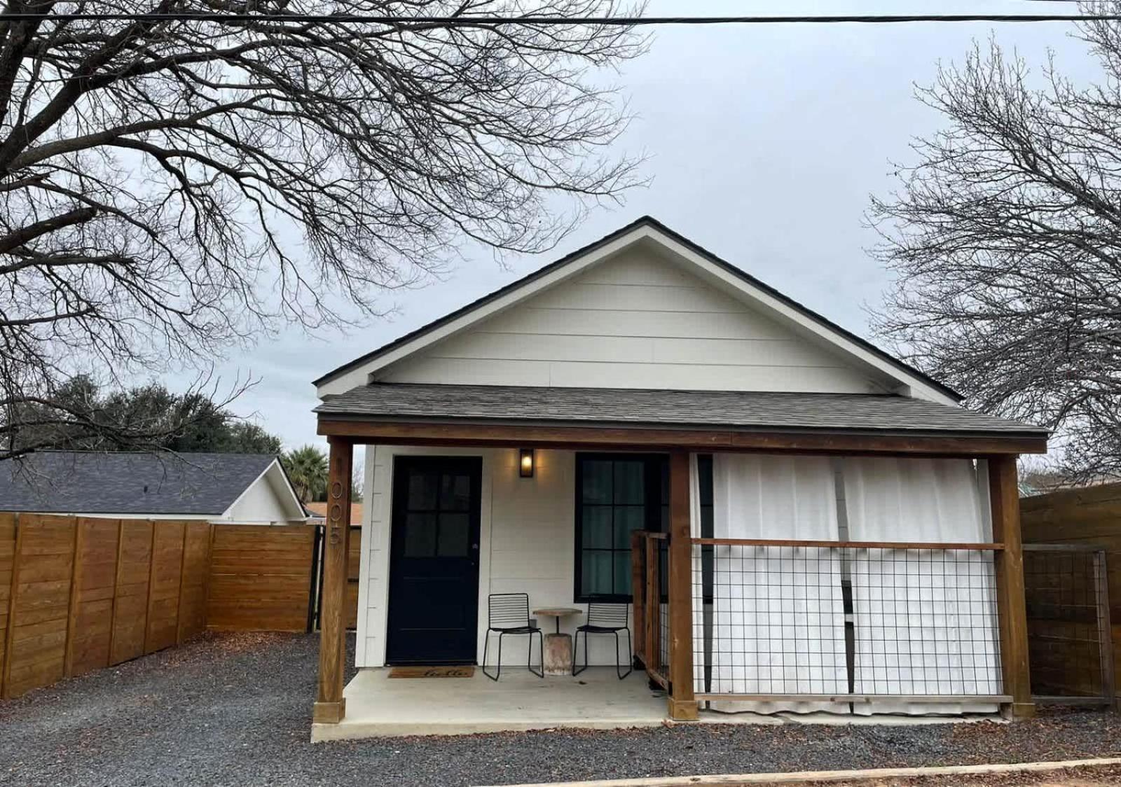 Alley Kat Guesthouse With Private Hot Tub Fredericksburg Luaran gambar